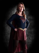 Melissa Benoist joue Supergirl