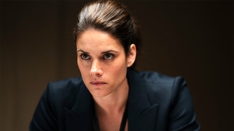 Missy Peregrym joue Maggie Bell dans FBI